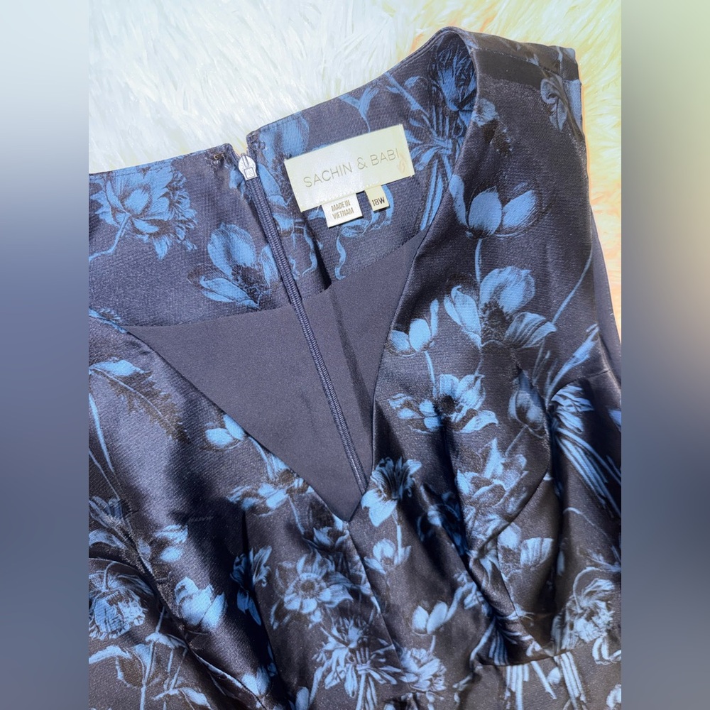NEW Sachin & Babi Brooke Floral Sleeveless Empire Waist Mikado Blue Gown Sz 18w - Picture 4 of 7
